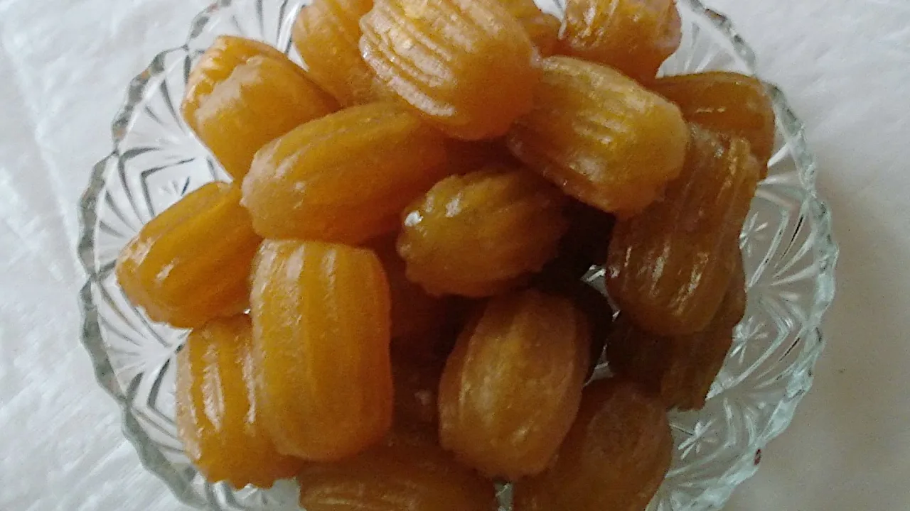 Şerbetli ve kızarmış tulumba tatlıları